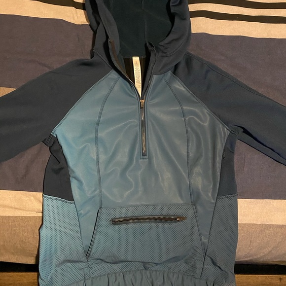 Lululemon reflective hoodie size 6 - Picture 2 of 12